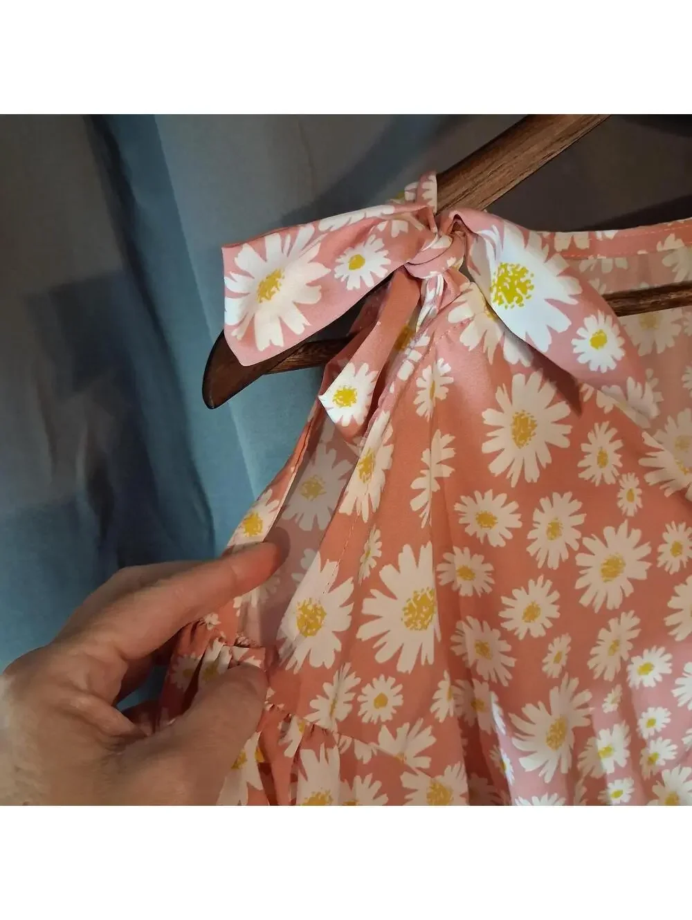 Pink Daisy Print Cold Shoulder Blouse with Tie Straps - Picture 3 of 5